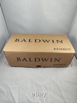 Bouton de porte d'entrée avec cylindre simple Baldwin Reserve et rosace carrée noir.
