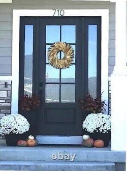 Unité de porte d'entrée de chalet de 8 pieds avec panneaux latéraux.